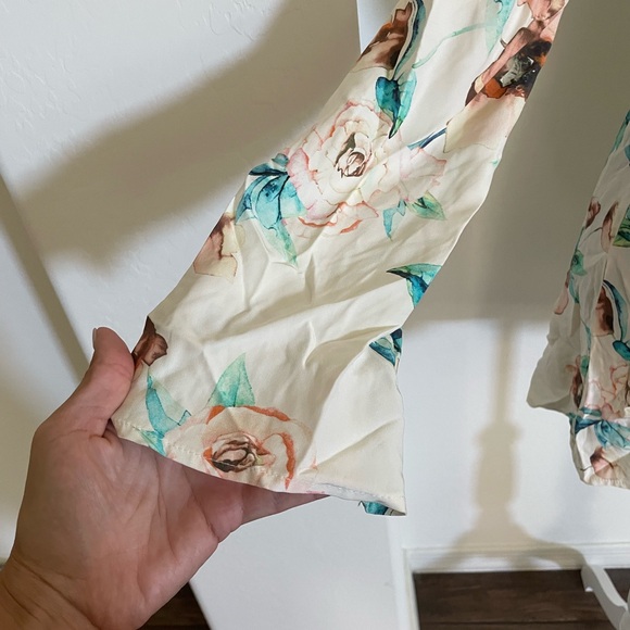 STONE COLD FOX Womens Ivory Cosmo SILK Floral GISELLE Wrap Dress 100% Silk - Picture 2 of 12